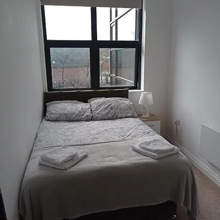 Apartmán Fairway Court 2 Bedroom Private Parking City Heaven
