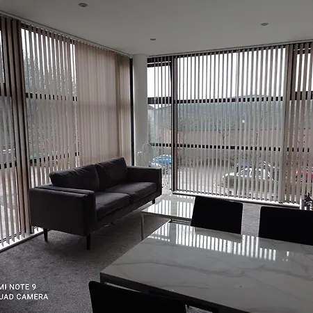 Fairway Court 2 Bedroom Private Parking City Heaven